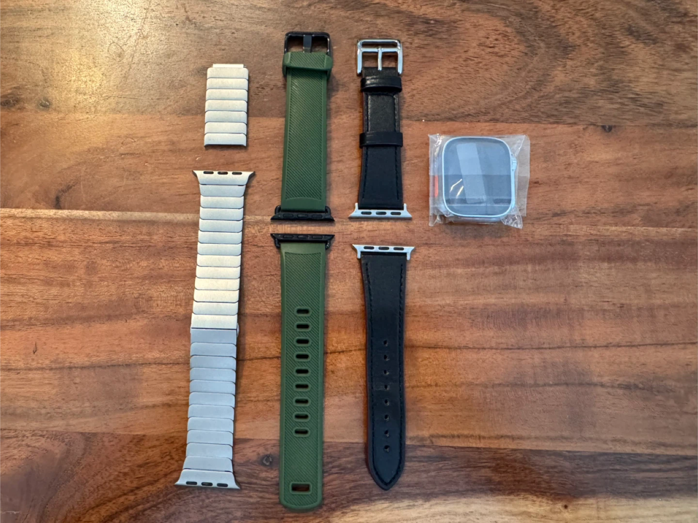 Apple Watch 5 40mm with 4 Bands - photo 5