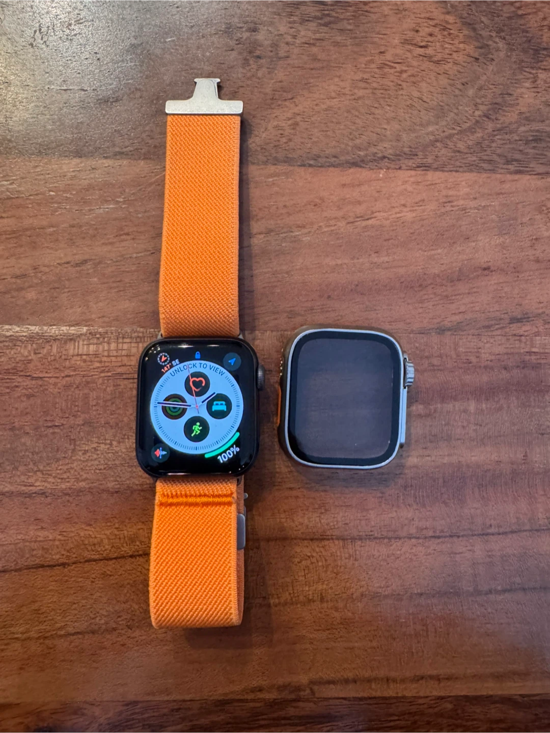 Apple Watch 5 40mm with 4 Bands