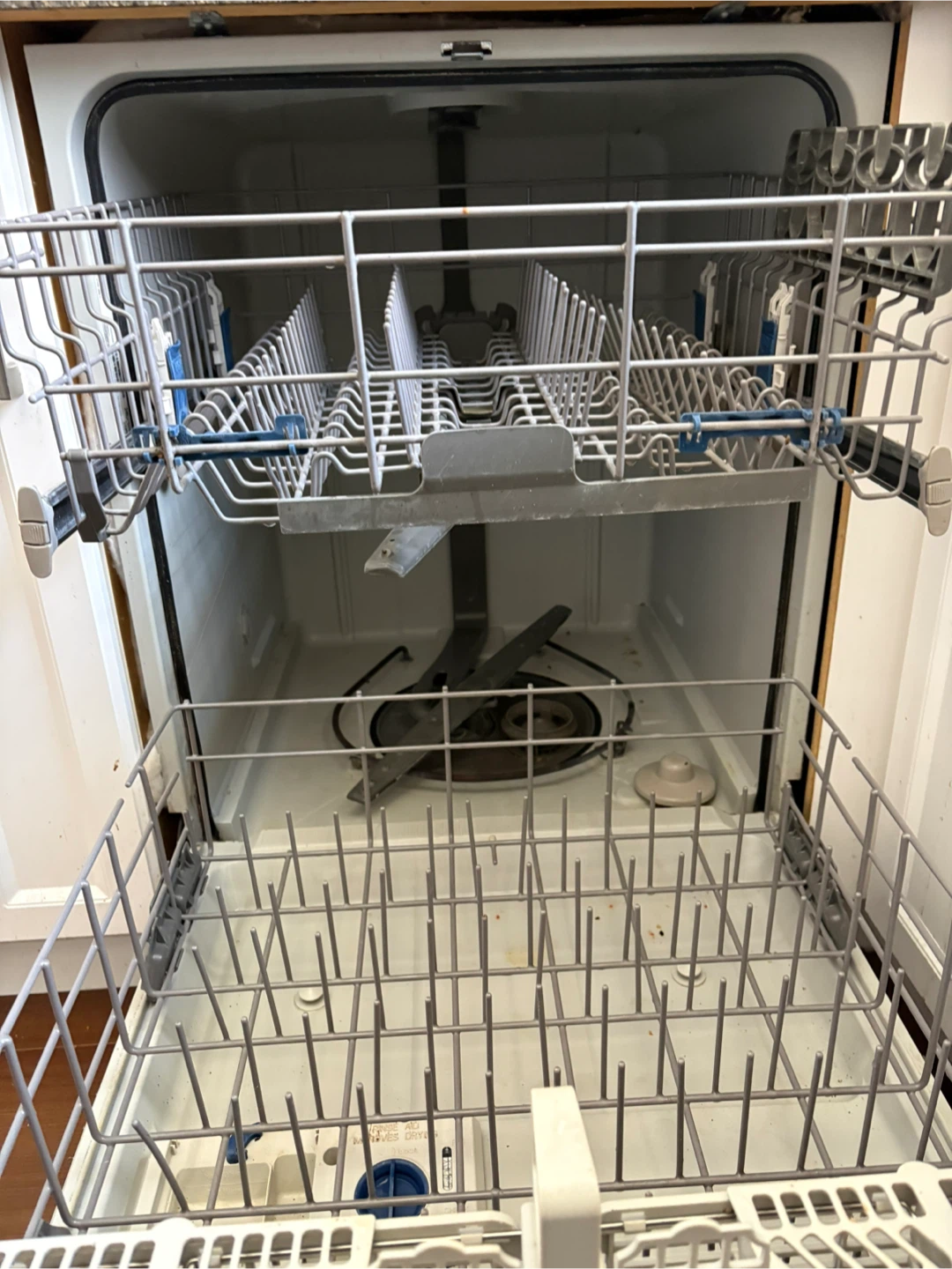 MUST GO ASAP: Whirlpool Gold Series Stainless Steel Dishwasher - photo 3