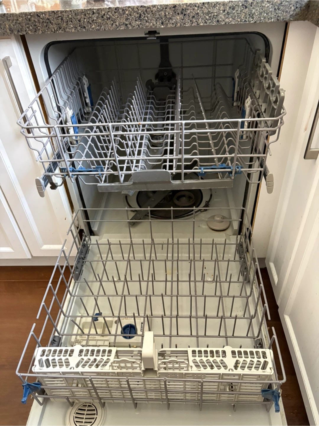 MUST GO ASAP: Whirlpool Gold Series Stainless Steel Dishwasher - photo 4