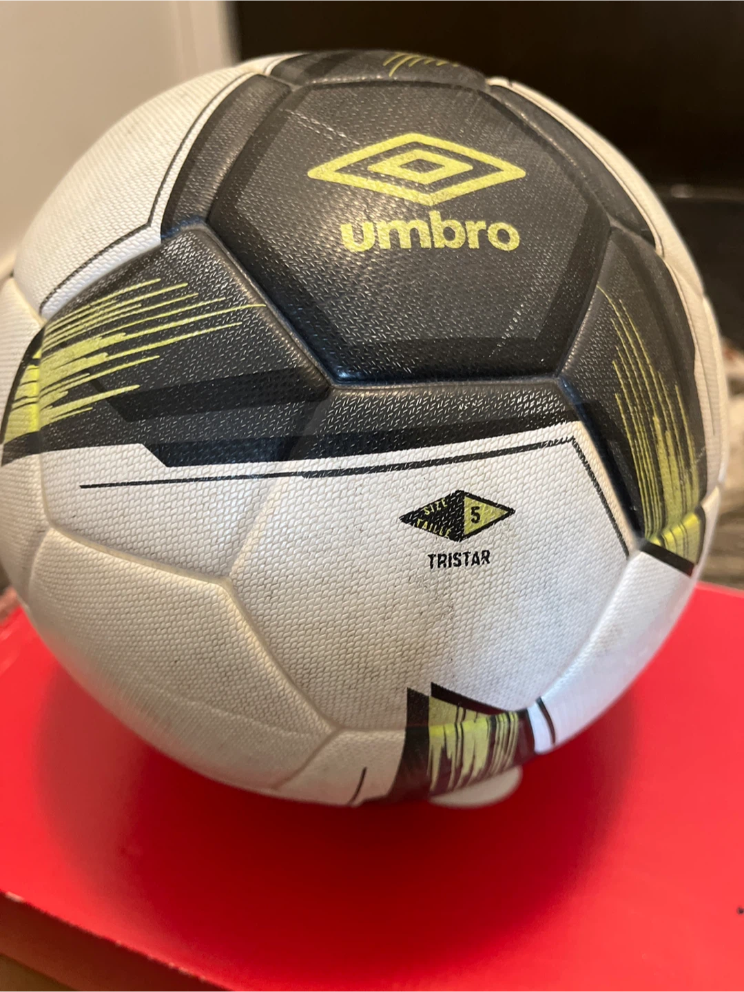 Umbro Tristar Size 5 Soccer Ball