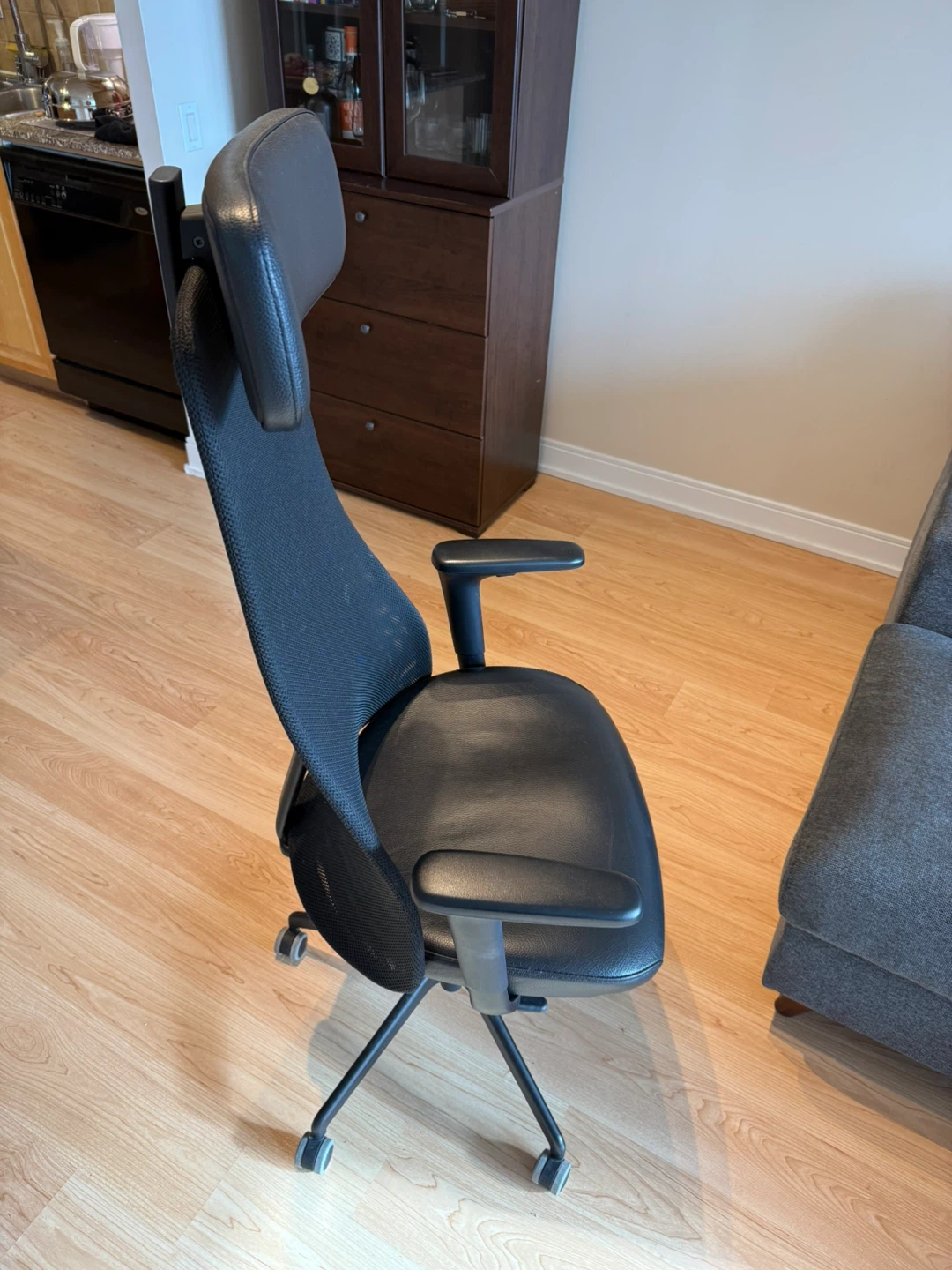 Black Ikea Ergonomic Office Chair with Headrest - photo 5