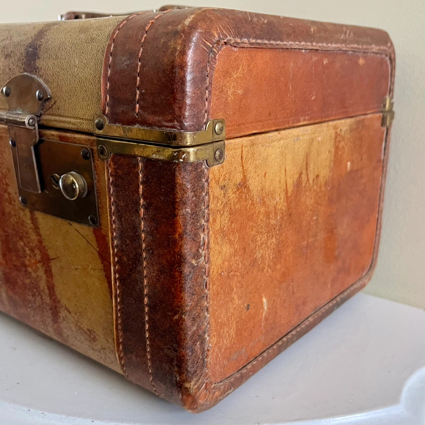 Pair of Vintage train cases - photo 5