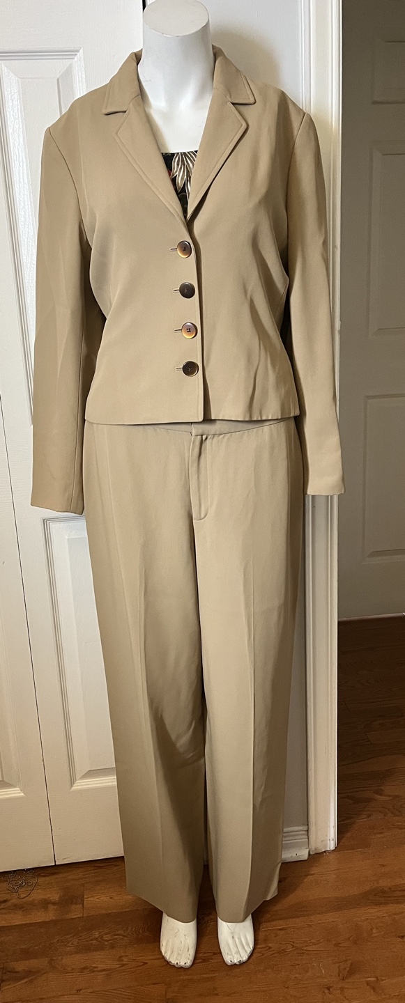 Linda Allard Ellen Tracy Tan Two-Piece Suit Size 12 - photo 3