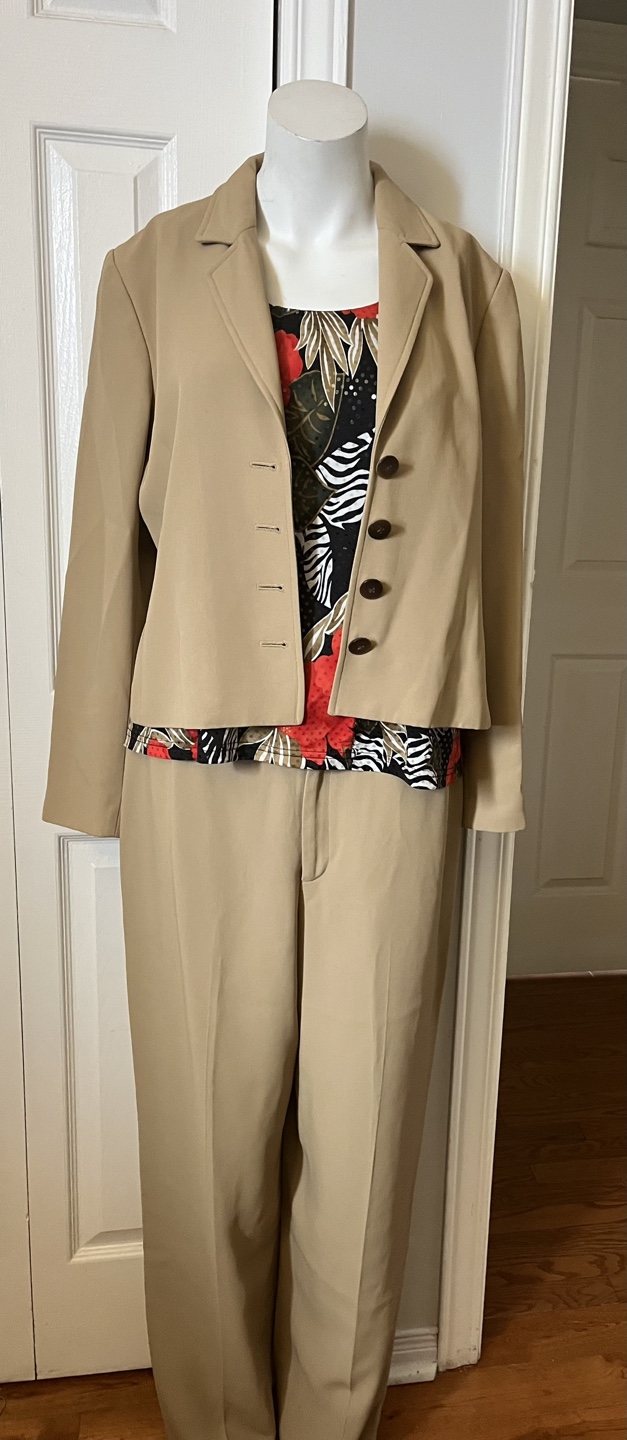 Linda Allard Ellen Tracy Tan Two-Piece Suit Size 12 - photo 5