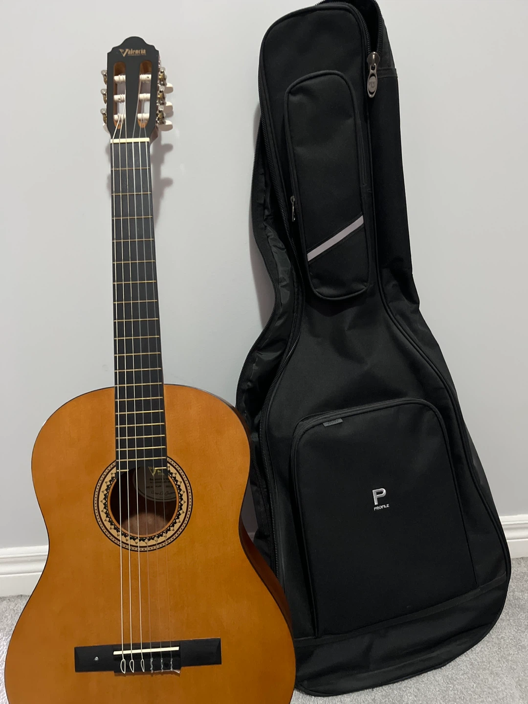 Valencia Classical Guitar 6 String with Gig Bag - photo 5