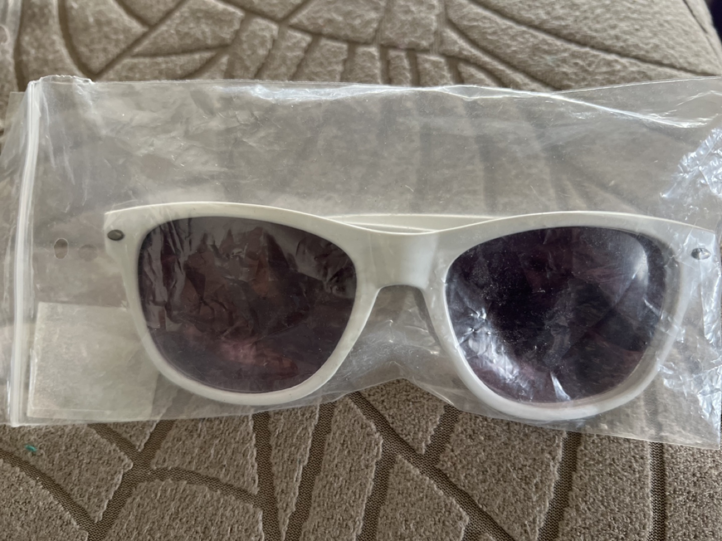Brand New-White Wayfarer Style Sunglasses