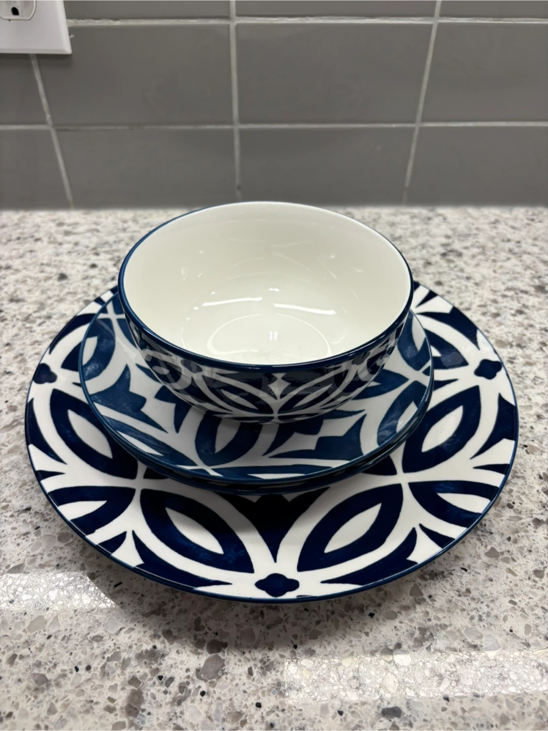 6 items: Blue and White Decorative Plate Set - photo 2