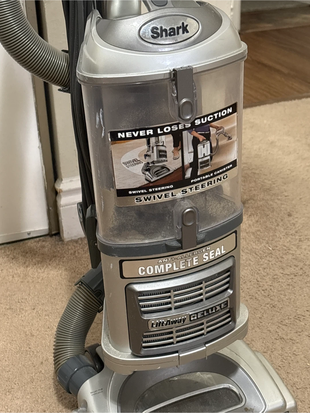 Shark Lift-Away Deluxe Vacuum Cleaner