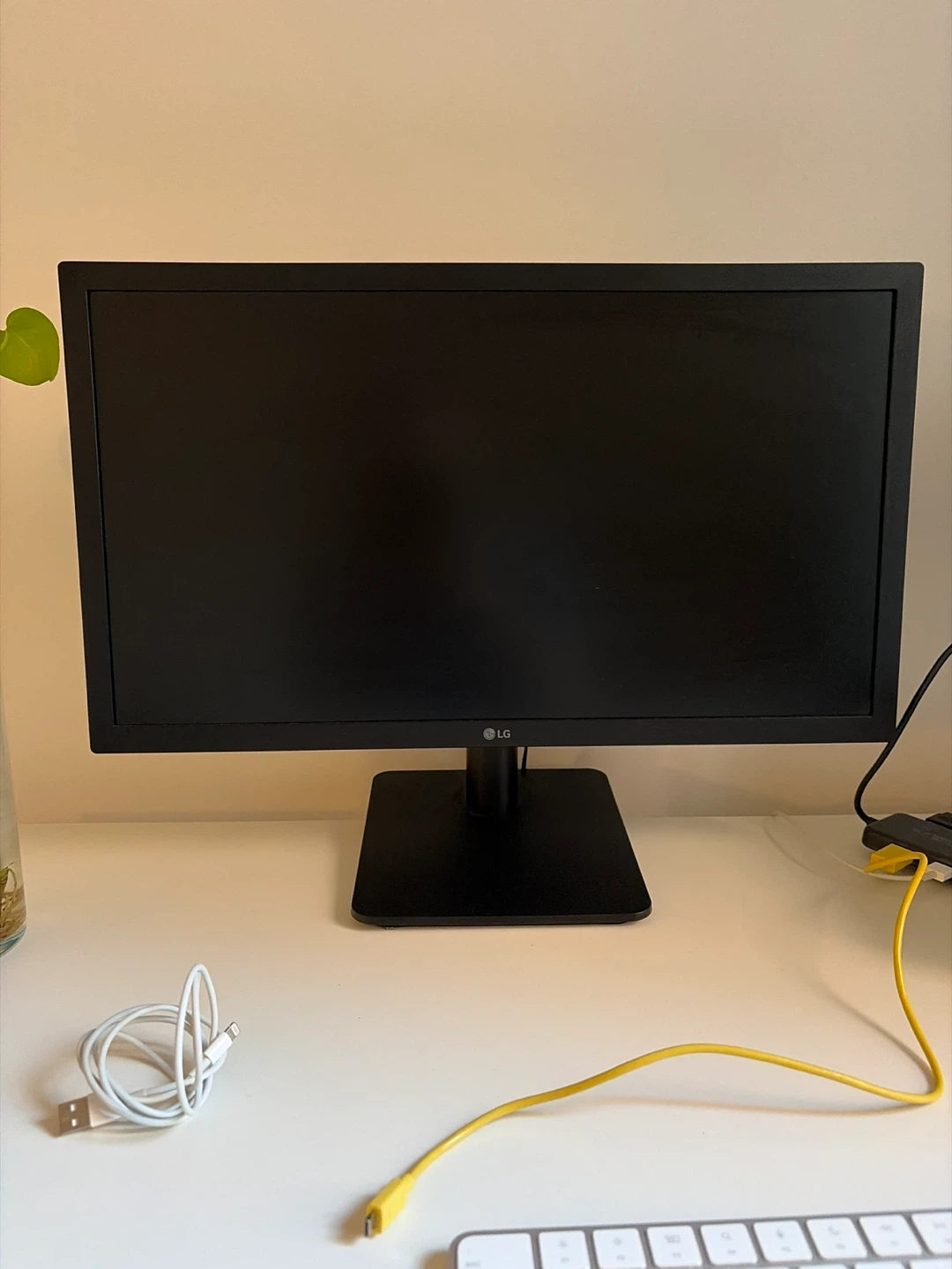 23 inch LG Monitor - photo 2