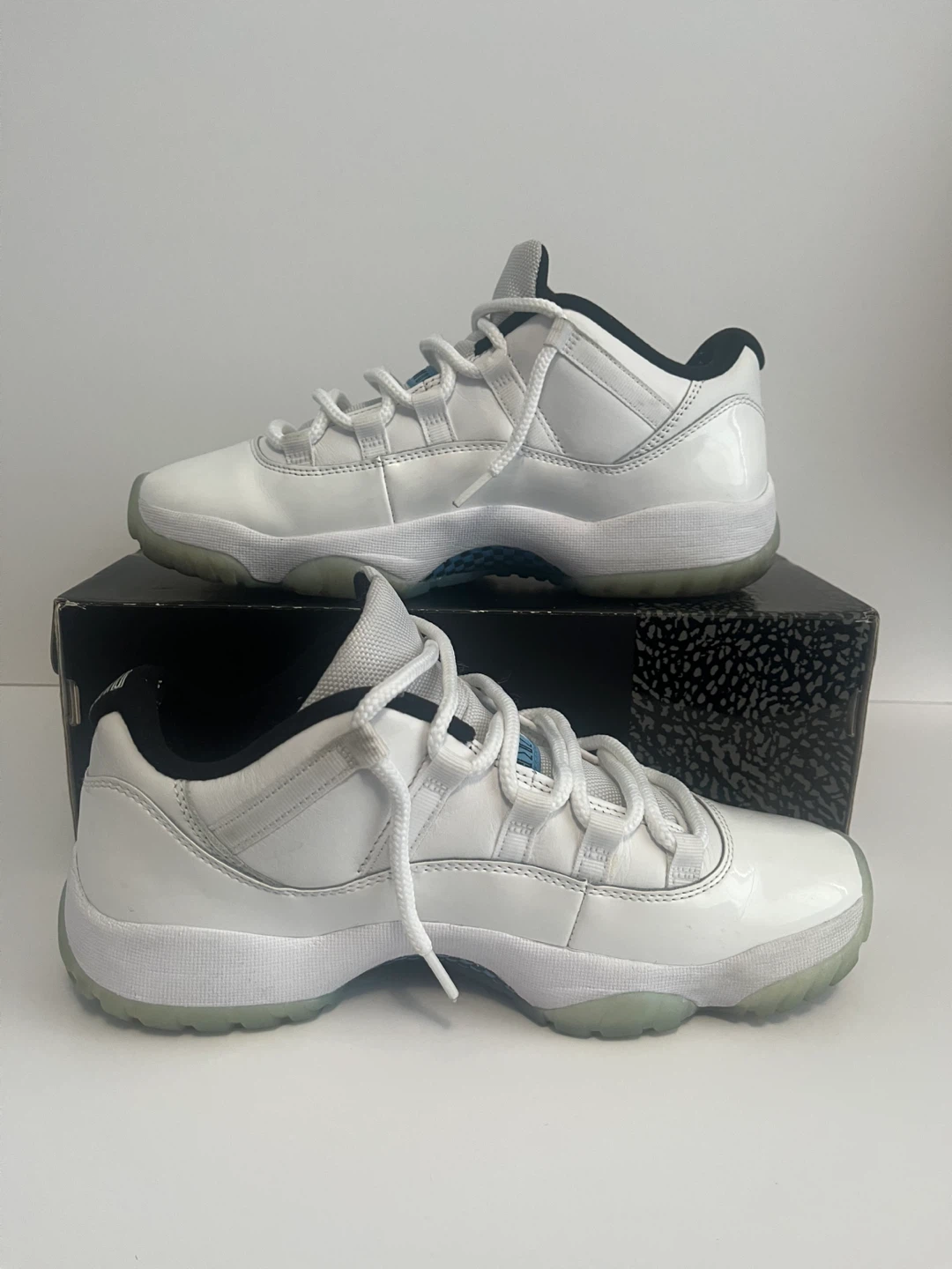 Jordan 11 low legend blue (open to offers)