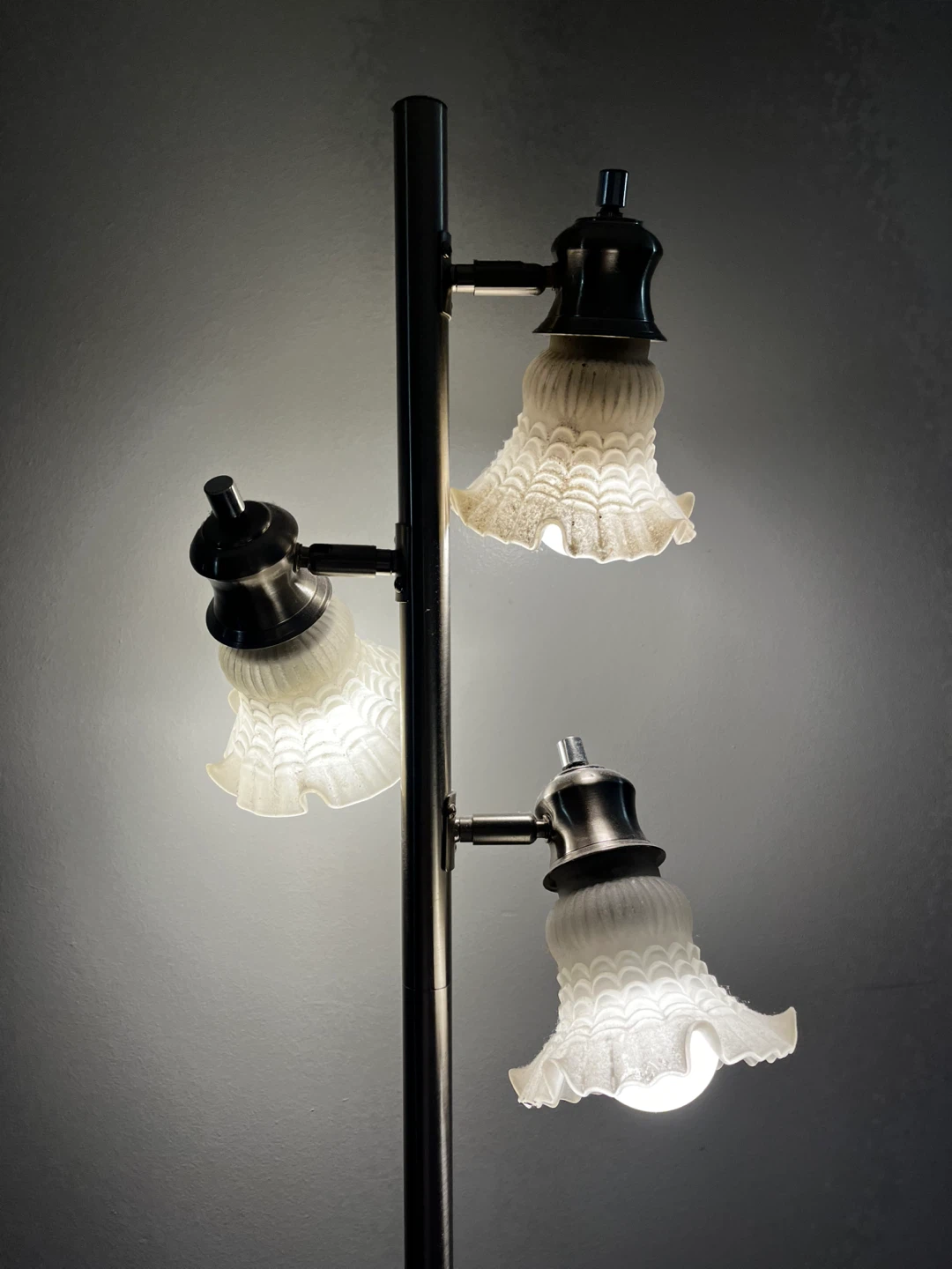 Vintage 3-Light Floor Lamp with Glass Shades - photo 2