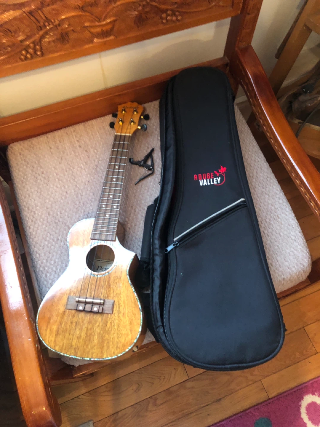 Sale bundle!! Denver Electric Ukulele with Gig Bag