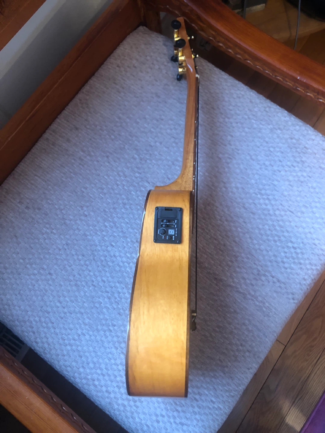 Sale bundle!! Denver Electric Ukulele with Gig Bag - photo 3