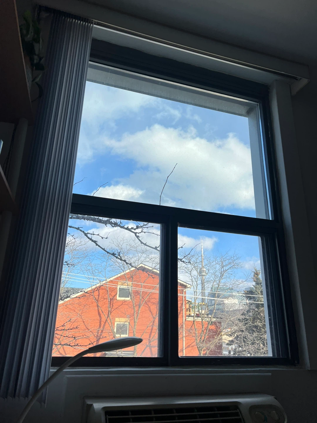 Toronto Studio for Sublet 3 month - photo 4