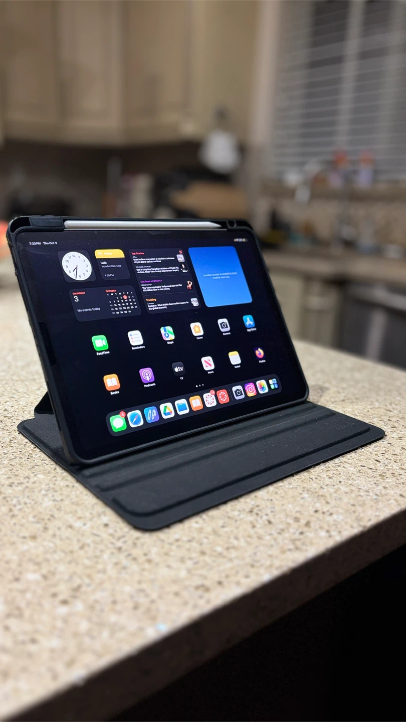 iPad Pro 11 inch 2nd Gen (128GB) with Case & Apple Pencil - photo 2
