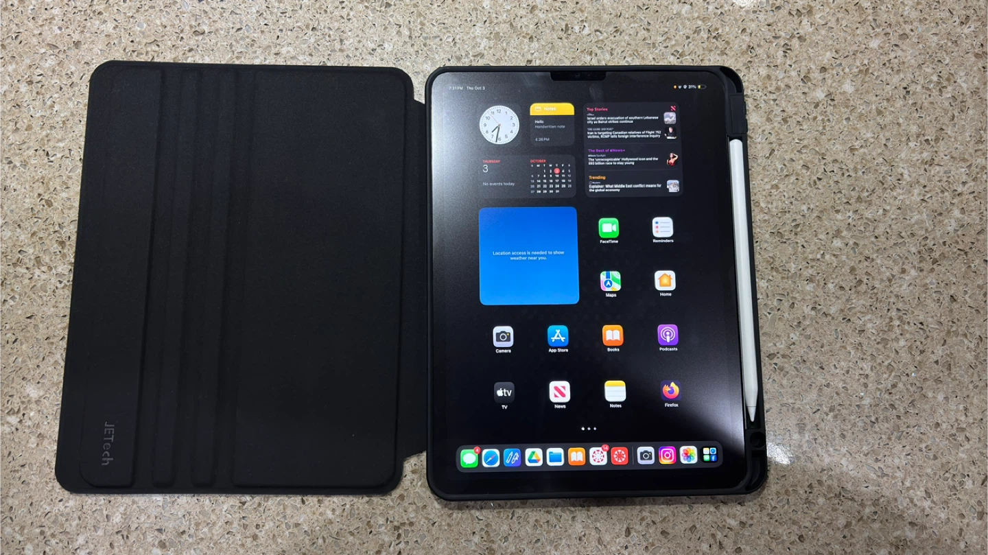 iPad Pro 11 inch 2nd Gen (128GB) with Case & Apple Pencil - photo 3