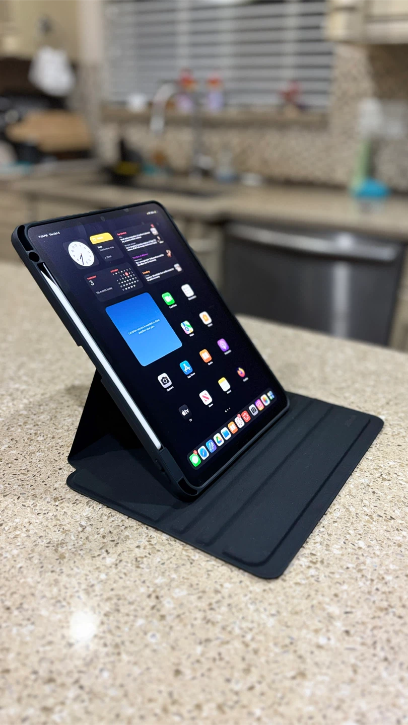 iPad Pro 11 inch 2nd Gen (128GB) with Case & Apple Pencil