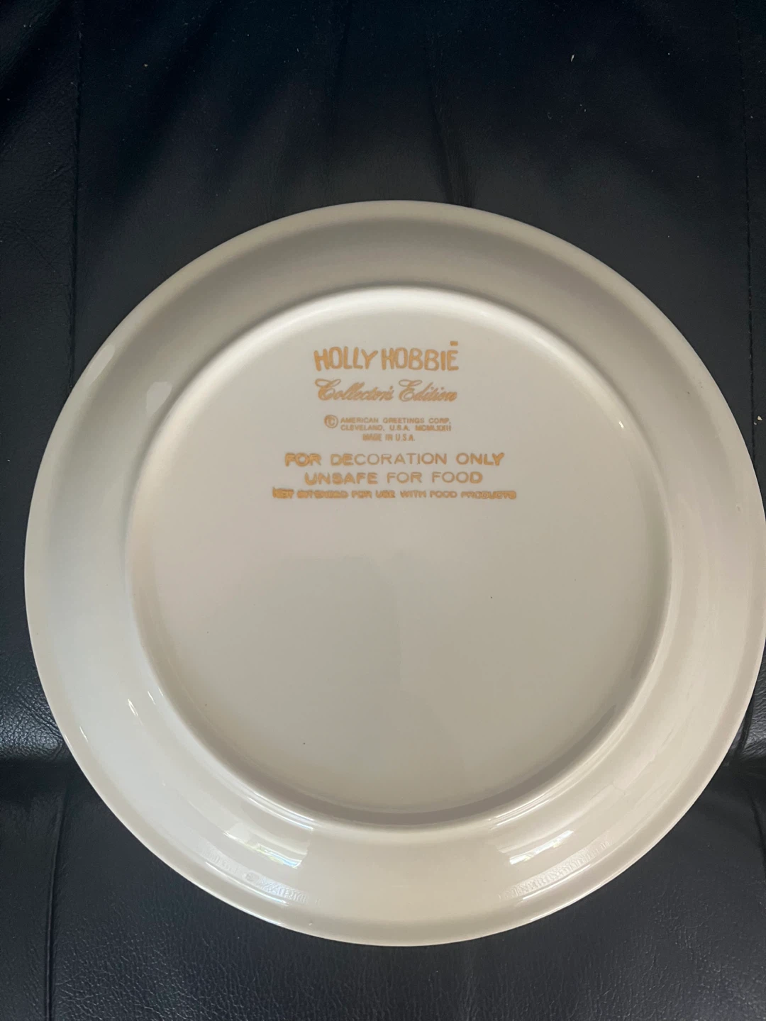 Holly Hobbie Collector's Edition Decorative Plate - photo 2