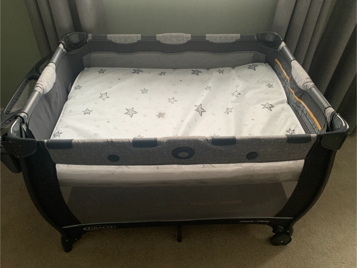 Graco Pack 'n Play Portable Playard with Newborn Bassinet