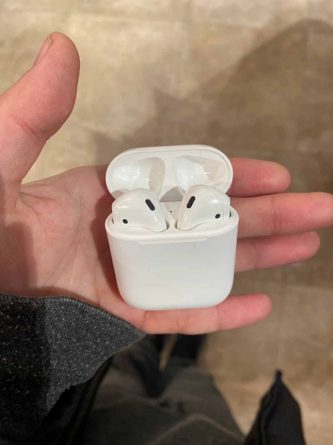 Apple AirPods 1st Generation with charger