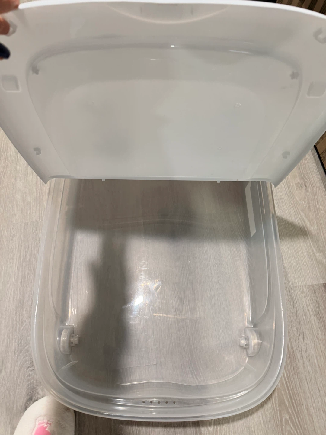 Plastic Storage Bin with Lid with wheels - photo 2