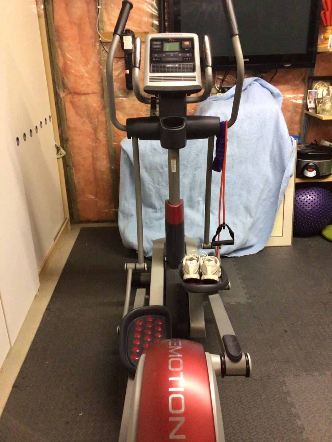 Freemotion XTe Rear Drive Elliptical - photo 3