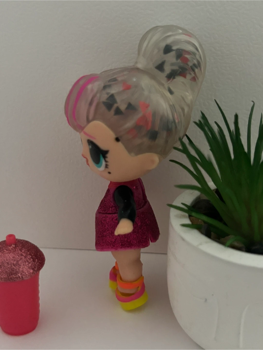 LOL Surprise Doll (including bottle and a headband) - photo 3