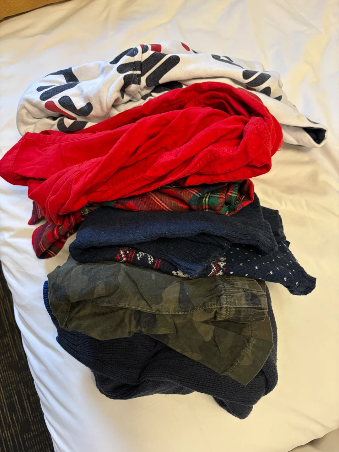 Mixed lot of boys' clothing