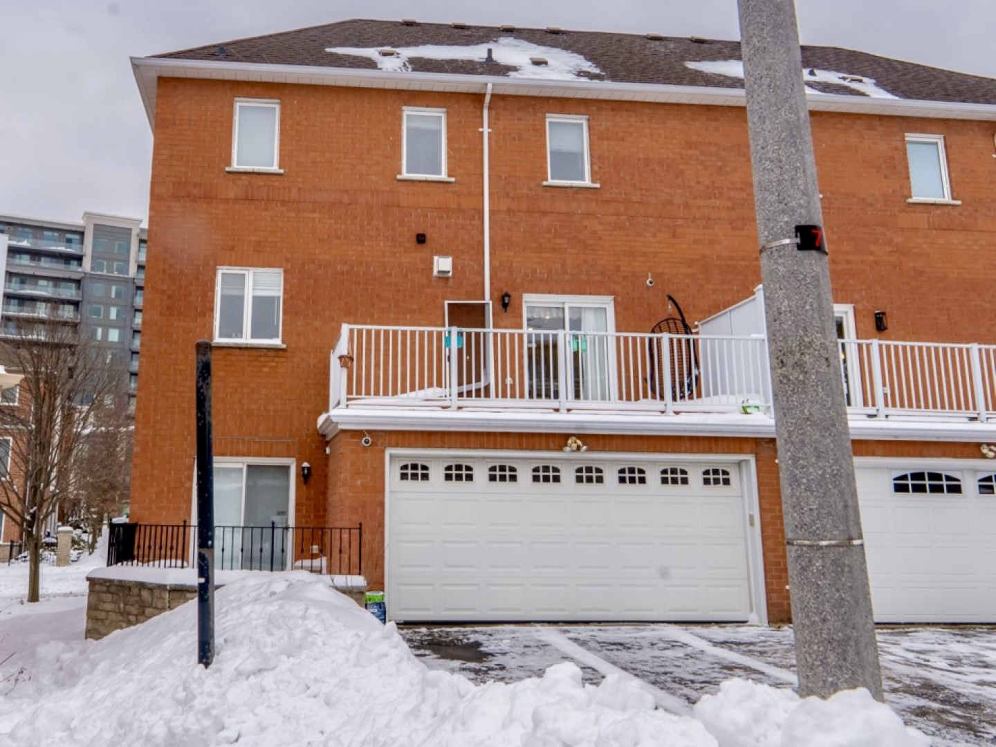 Leslie/Hwy7 4-bed 4-bath 2-Car Garage for rent - photo 2