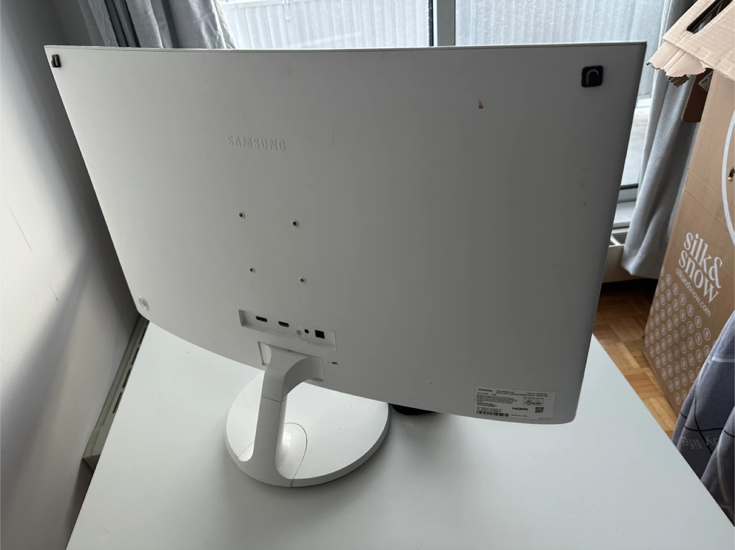 Broken Screen Samsung 32" Curved Monitor - photo 3