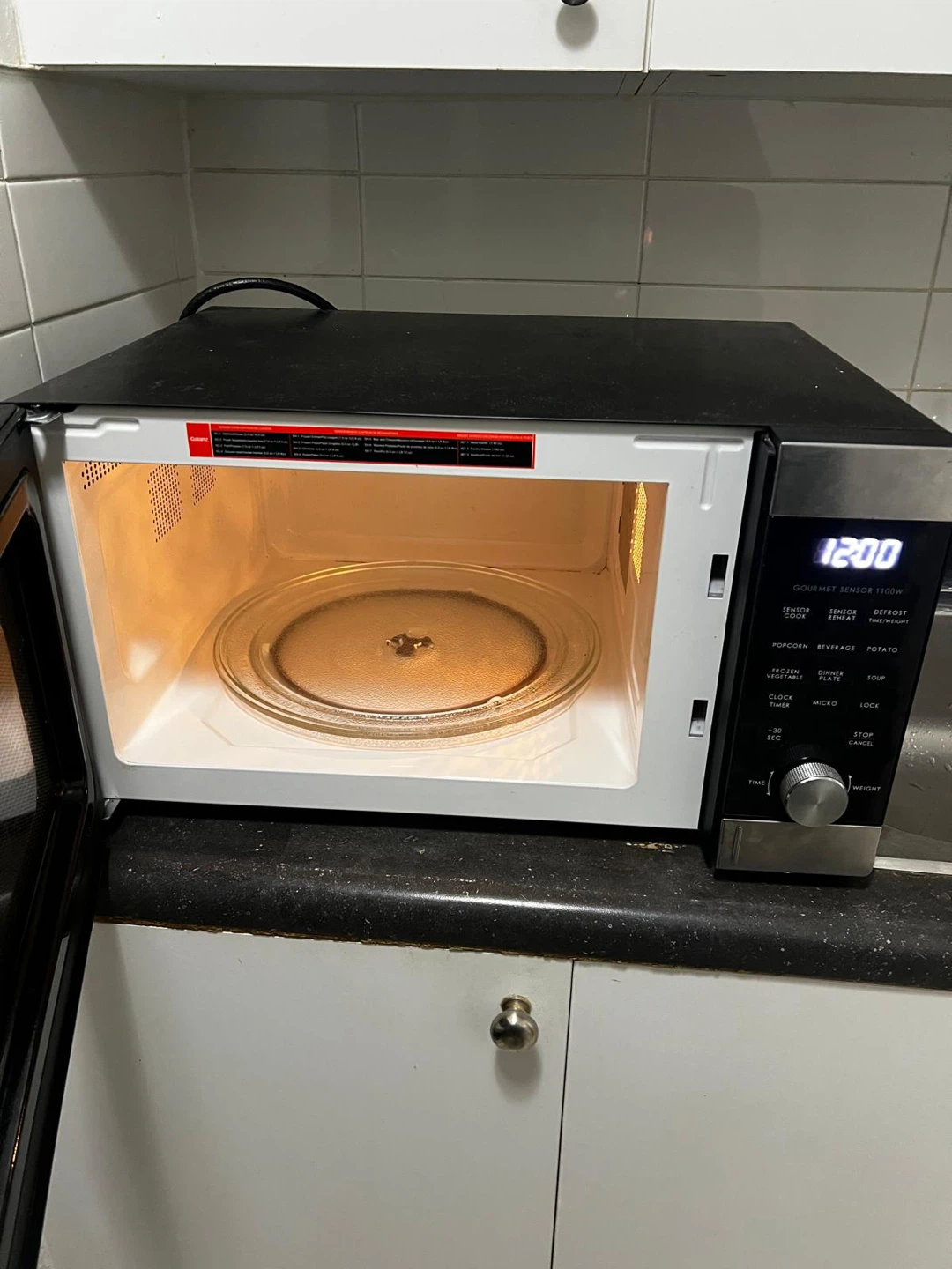 Galanz Microwave - photo 2