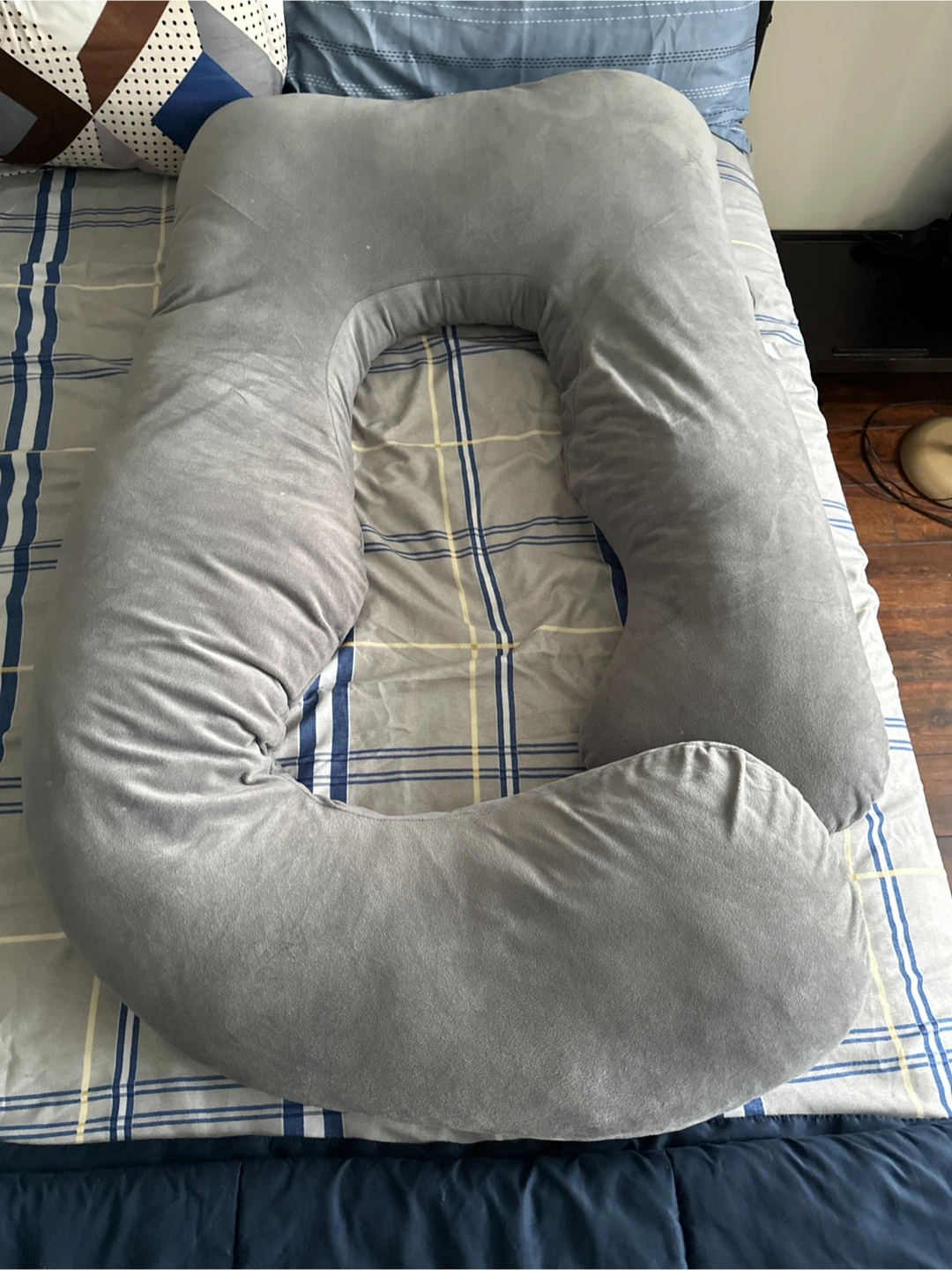 U-Shaped Pregnancy Pillow - Grey