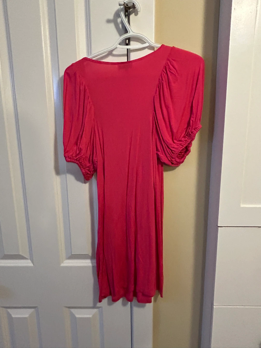 BCBG Paris Pink top - Size M - photo 3