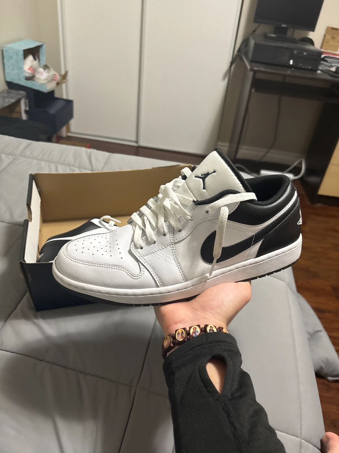 Air Jordan 1 Low White/Black Size 10.5 - photo 3