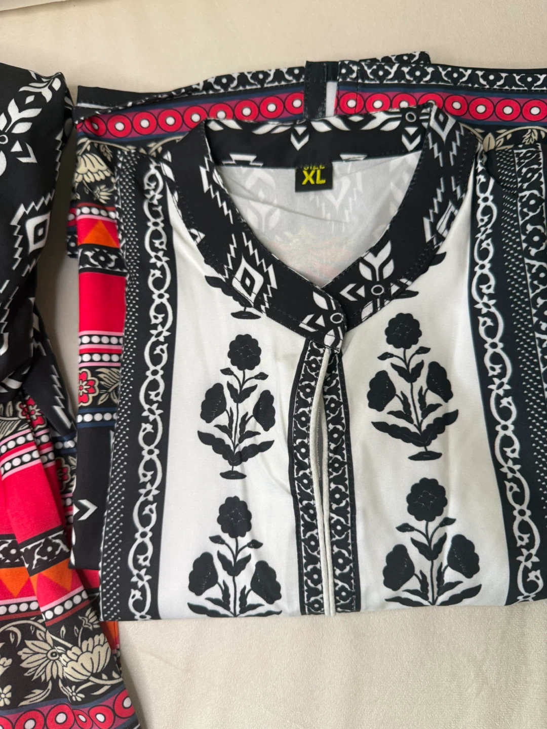 Women's XL Black, White, and Red Printed Kurti and Pants Set - photo 2