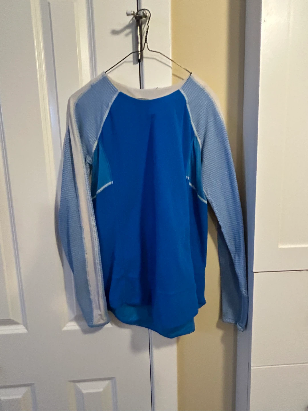 Lululemon Long Sleeve Top - Blue size 8