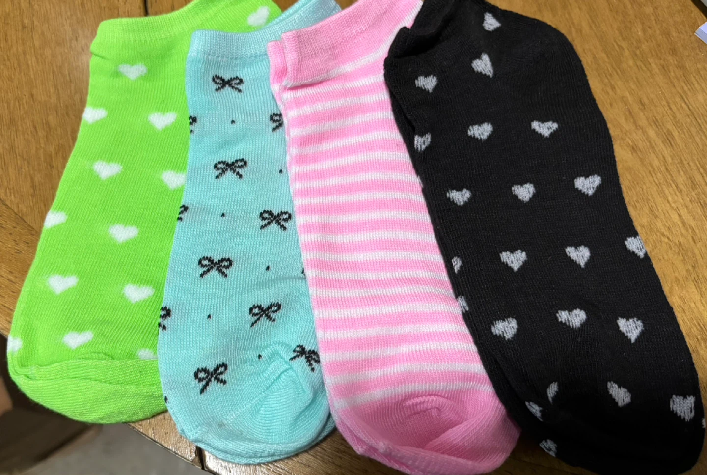 NEW- 10 packAssorted Ankle Socks with Patterns