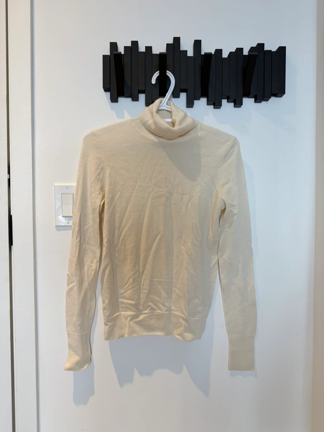 Uniqlo Cream Turtleneck Sweater