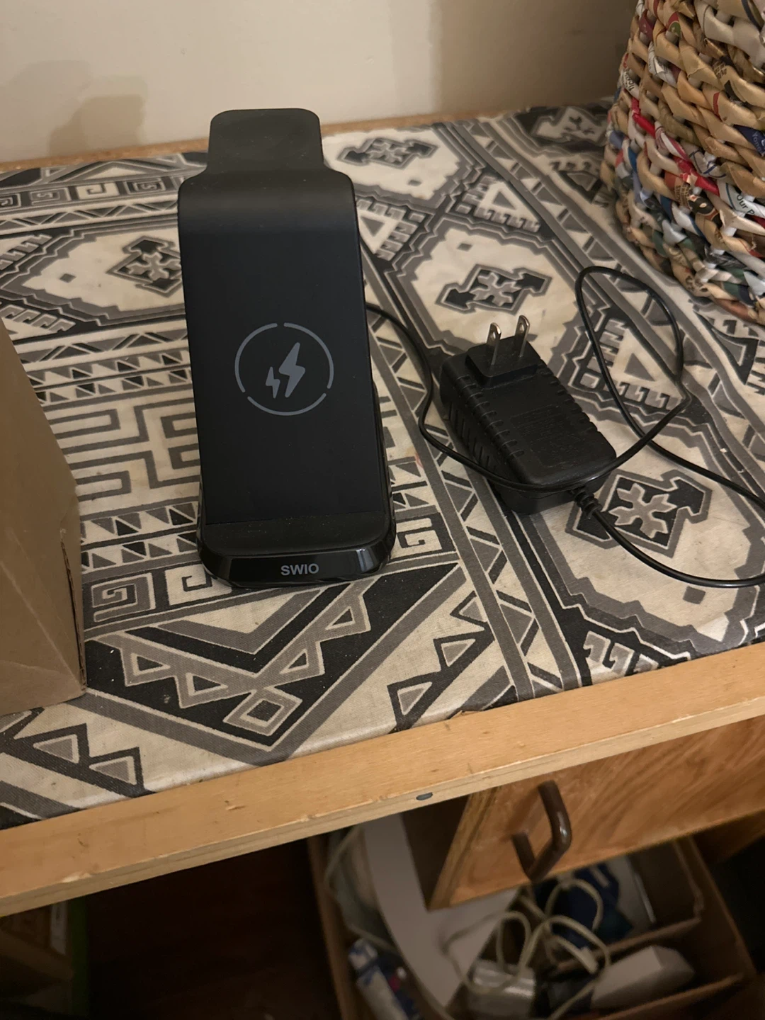 SWIO Wireless Charger Stand with Power Adapter