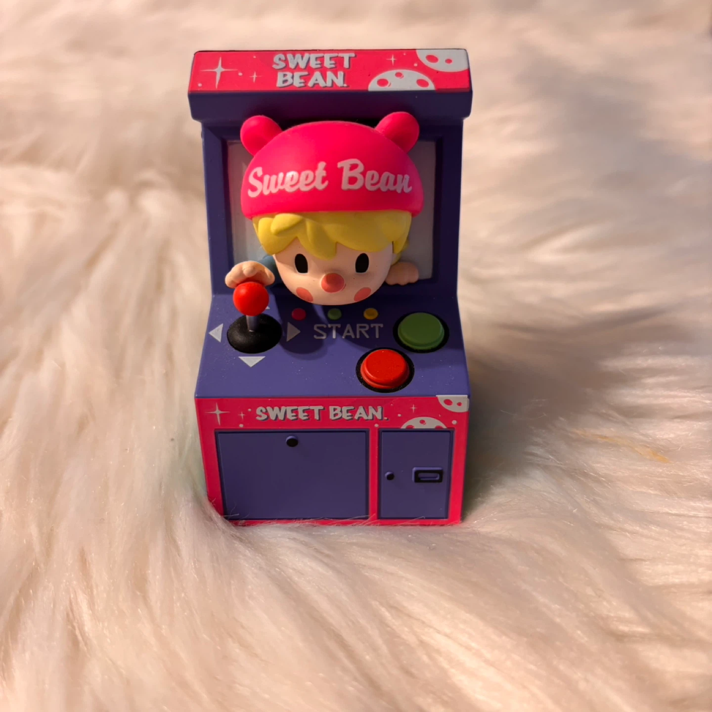 POPMART Sweet Bean Planet Bean Arcade Figure