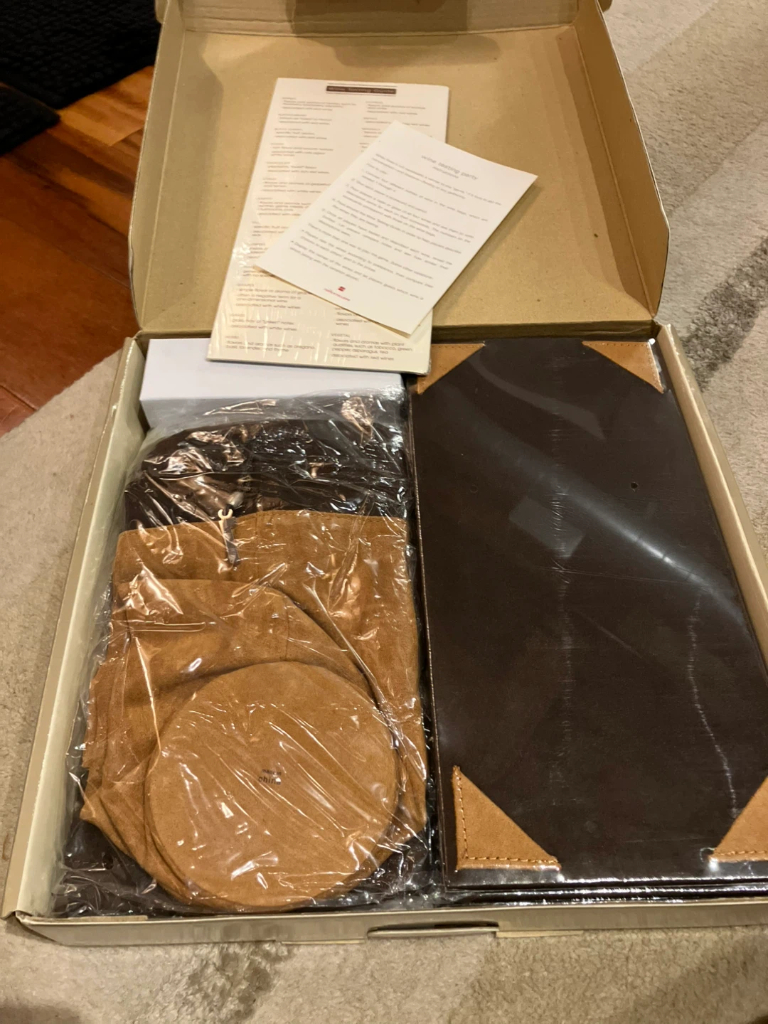 RedEnvelope Wine Tasting Party Game Set - photo 4