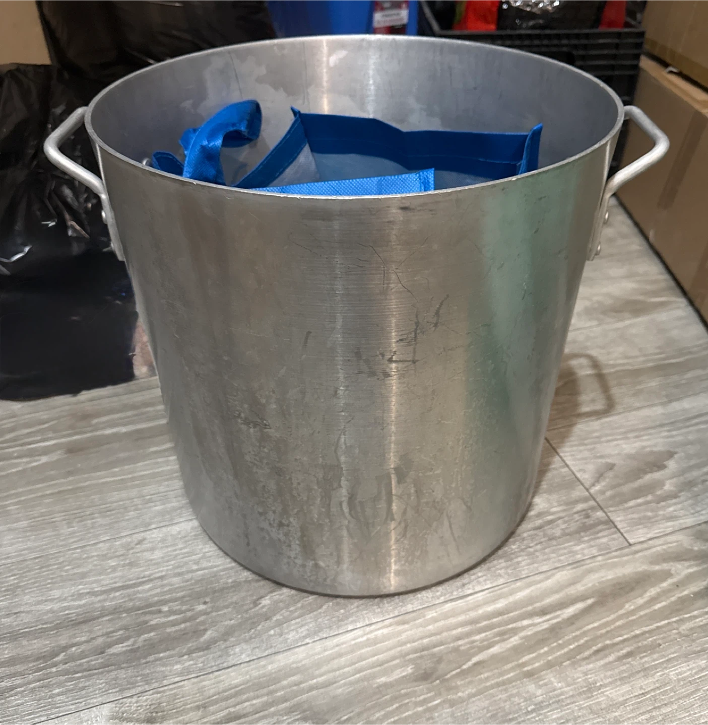 Large Aluminum Stock Pot with Bag of Small Metal Containers - photo 2