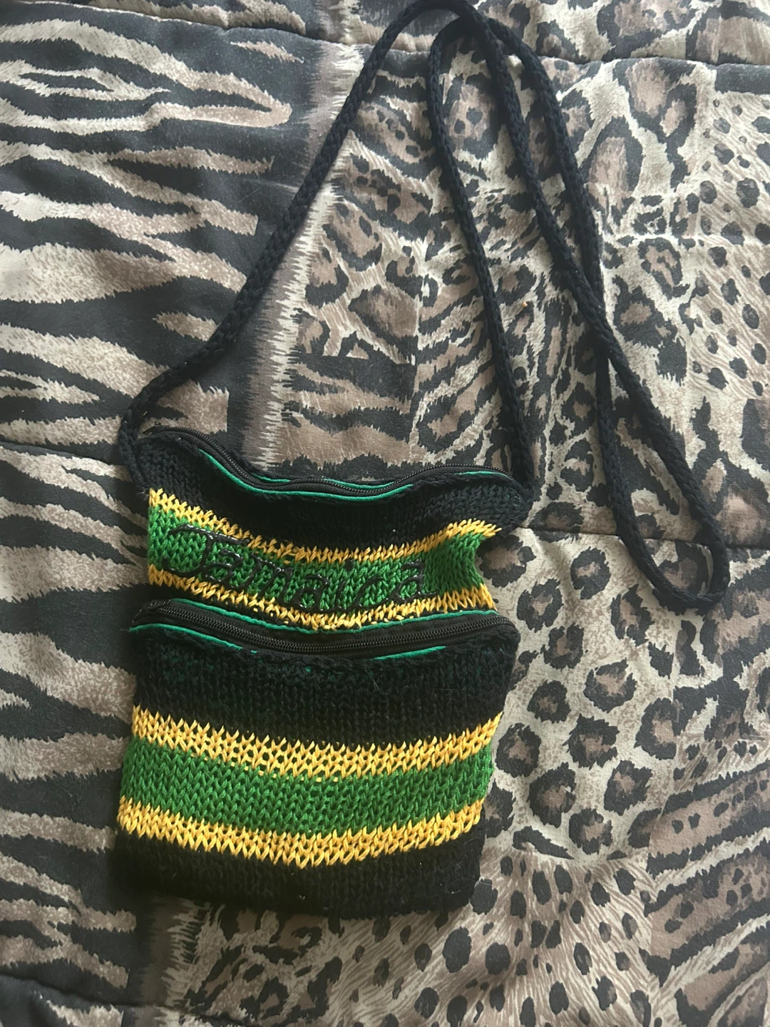 Knit crossbody bag with Jamaican colours