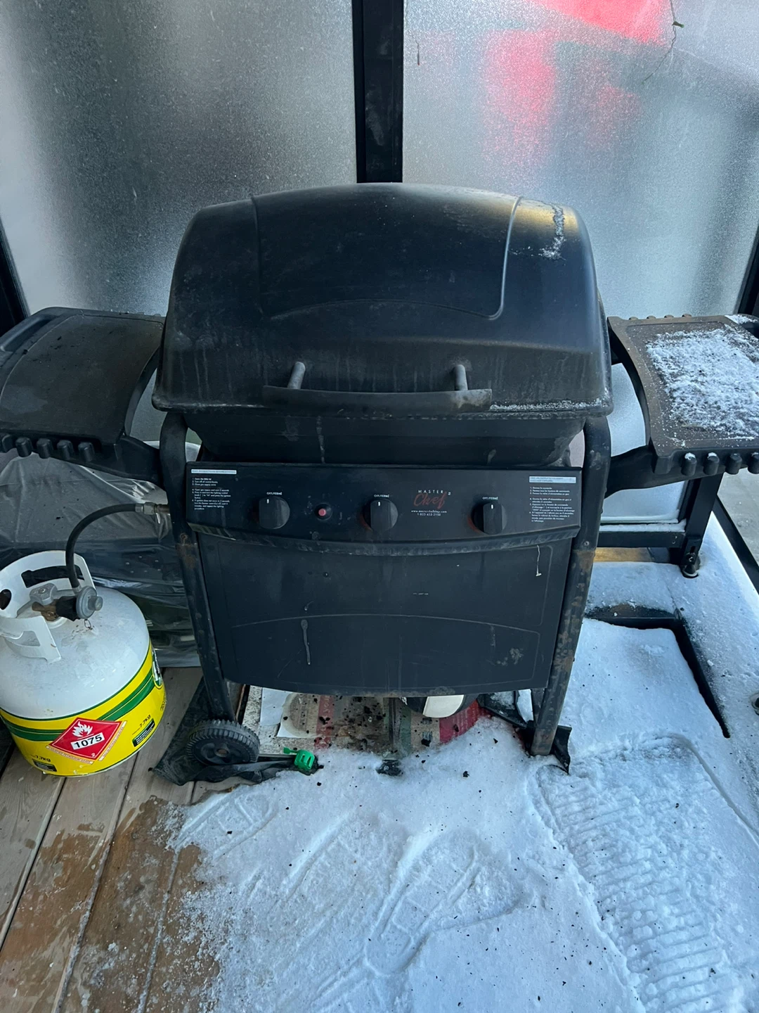 Master Chef 3-Burner Propane BBQ
