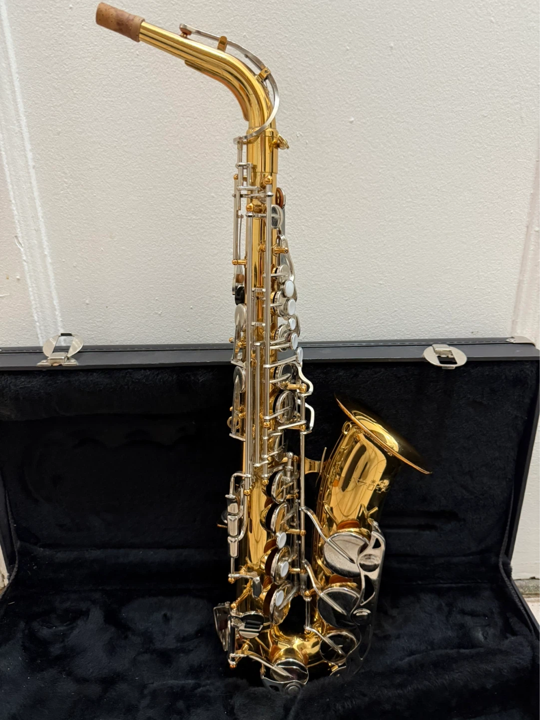 Alto Saxophone (Yamaha Made in Japan - Vito)