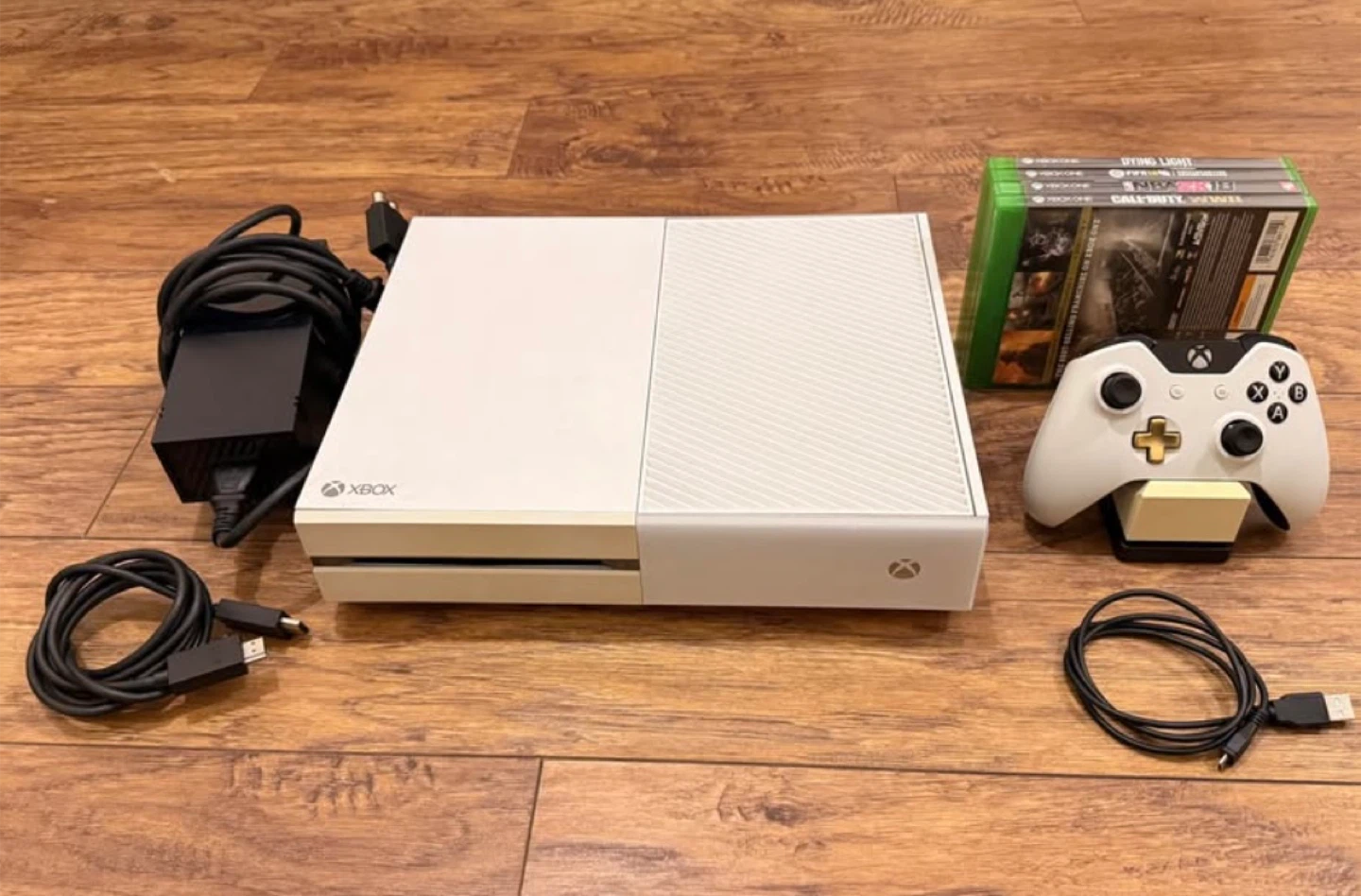 Microsoft Xbox One 500GB White Console Bundle with Games