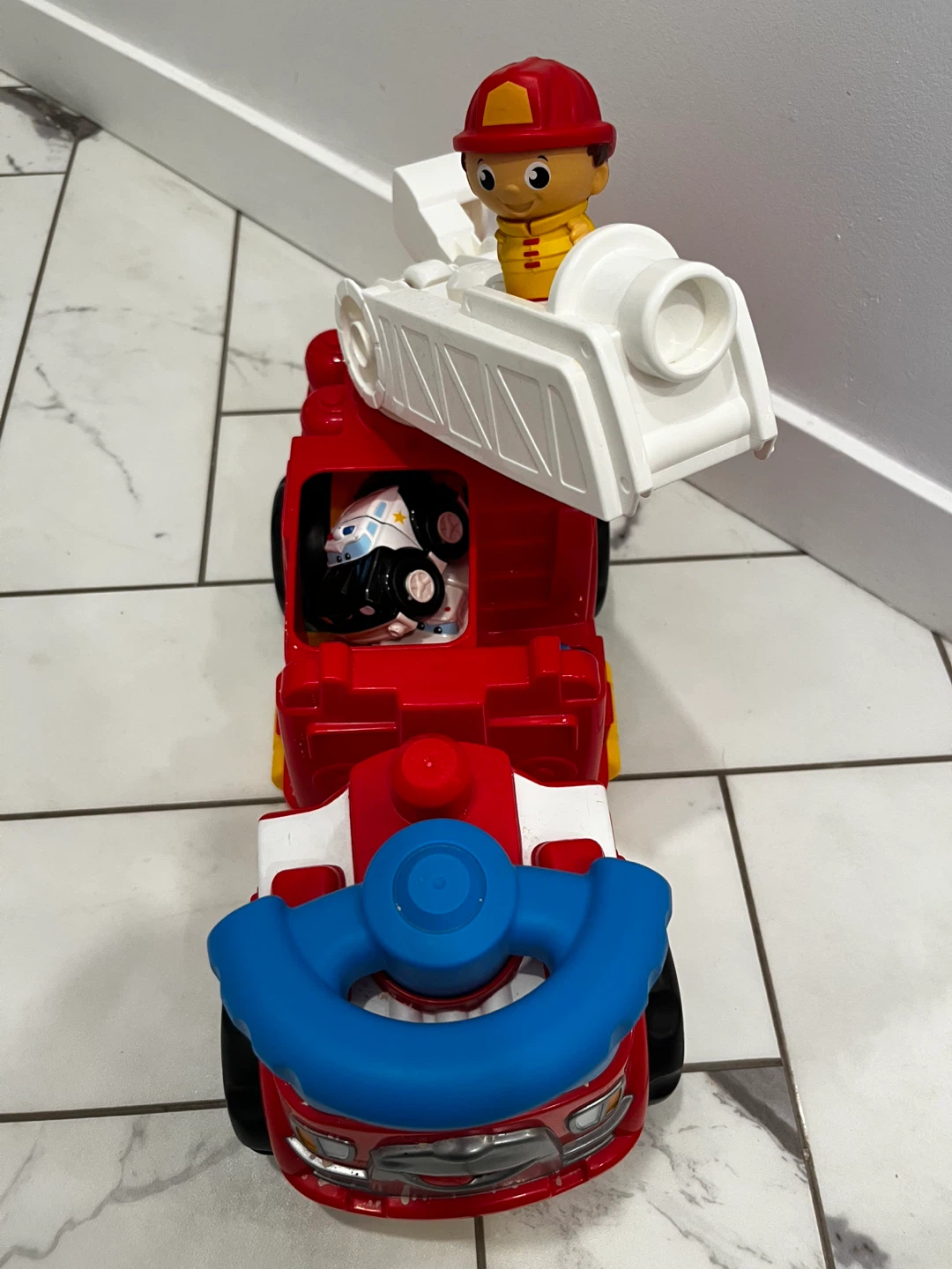 Mega Bloks Fire Truck with Small Vehicles - photo 3