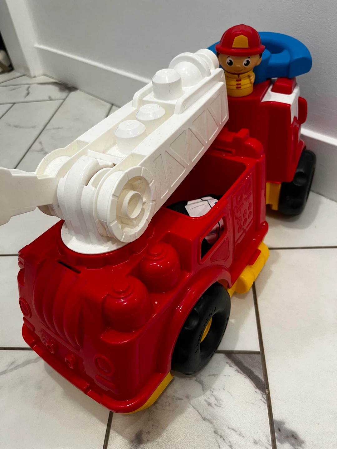Mega Bloks Fire Truck with Small Vehicles - photo 5