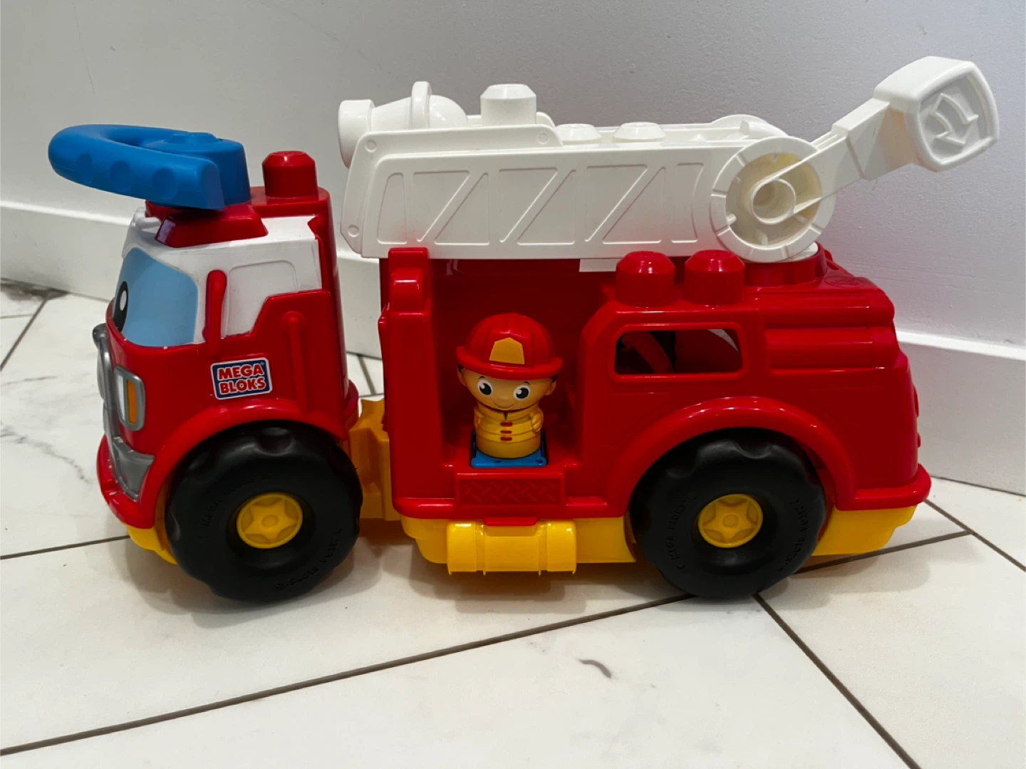 Mega Bloks Fire Truck with Small Vehicles - photo 4